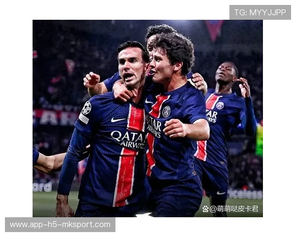 巴黎圣日耳曼罚球特训：梅西与姆巴佩轮流模拟点球压力