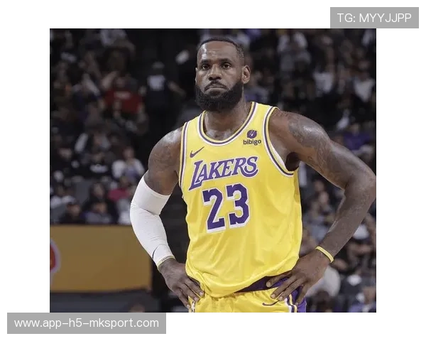 詹姆斯在公开场合为对抗歧视发声,态度坚定 詹姆斯在公开场合为对抗歧视发声,态度坚定