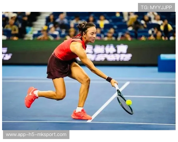 女子网球巡回赛冠军赛决出，选手技战术精湛，女子网球公开赛视频