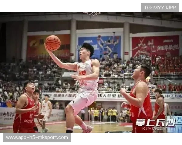 常规赛两次交手各胜一场，均在客场取胜，两次常规赛mvp